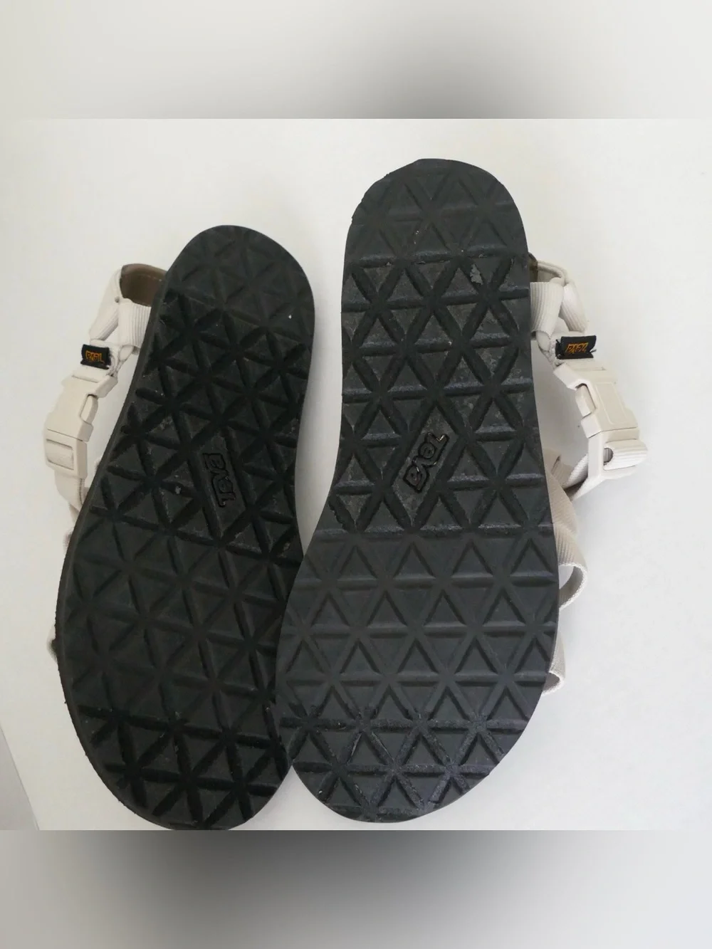 Teva Original Universal Women’s Cream Outdoor Hiking Sport Sandals Size 9